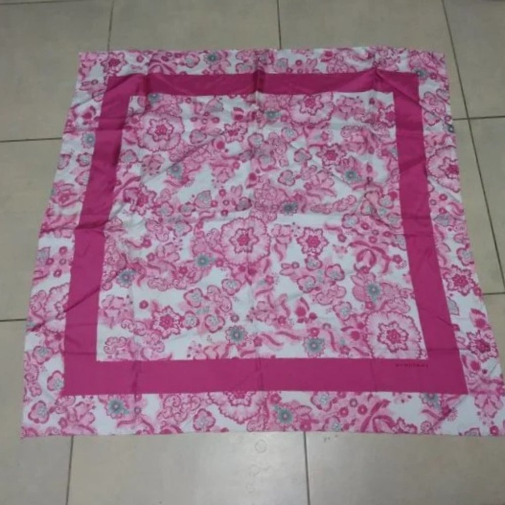 ❤️BURBERRY Floral Pink 100% Silk Piano Shawl Scarf 34.5x33.5 Signed
